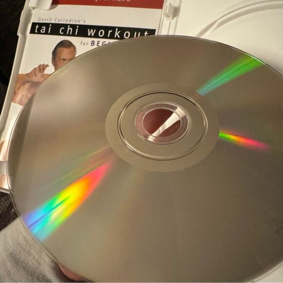 David Carradine's Tai Chi Workouts for Beginners - Picture 6 of 10